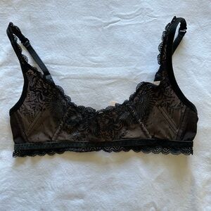 NWT Rare Vintage 2009 Victoria’s Secret Black Lace Embroidered French Sling Bra